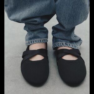 ZARA CROSSOVER FABRIC BALLET FLATS 6.5
